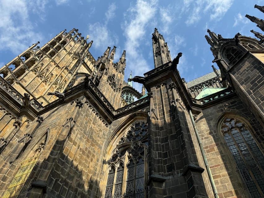 Prague Castle Interiors & Changing of the Guard-Small group - Why Prague Castle is better with a guide