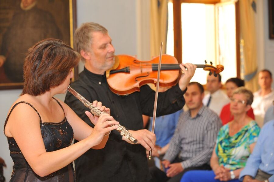 Prague Castle: Midday Classical Concert at Lobkowicz Palace - Entering Lobkowicz Palace at Jiřská 3