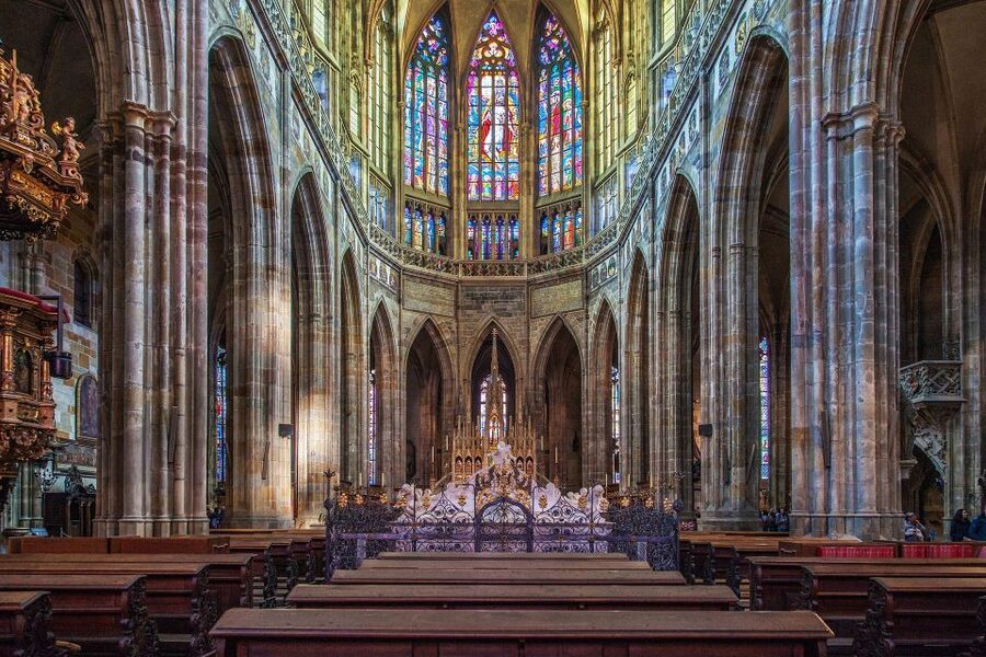 Prague Castle: Small-Group Tour with Visit to Interiors - Why Prague Castle works better with a guide