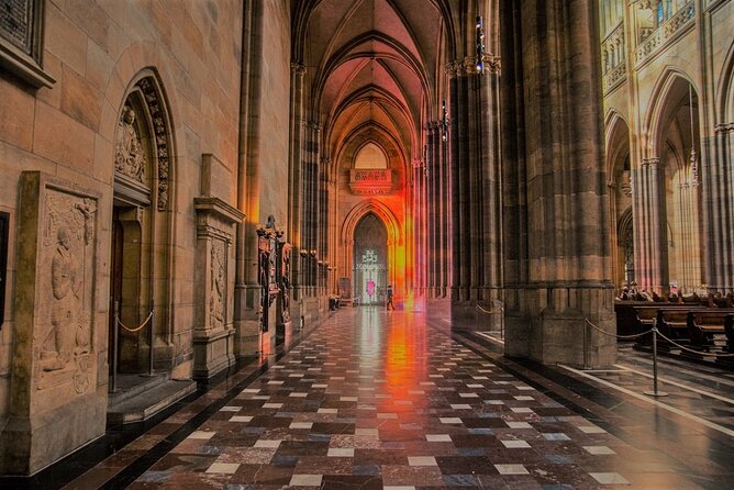 Prague Castle Ticket Including Audio Guide & 15min introduction - Golden Lane and the value of the two-day ticket