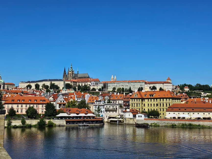 Prague Castle tour - St. Vitus Cathedral: the dramatic center
