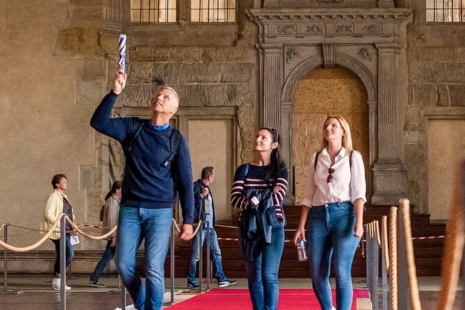 Prague Castle Tour Including Admission Ticket - 2.5 Hour - Guide quality matters more than the printed schedule