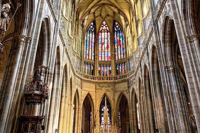 Prague Castle Walking Tour (Tip-based tour) - What the guides add to the walk