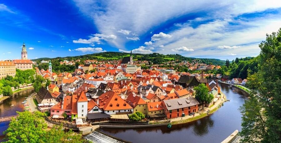 Prague: Cesky Krumlov Private Day Tour - Arriving in Cesky Krumlov