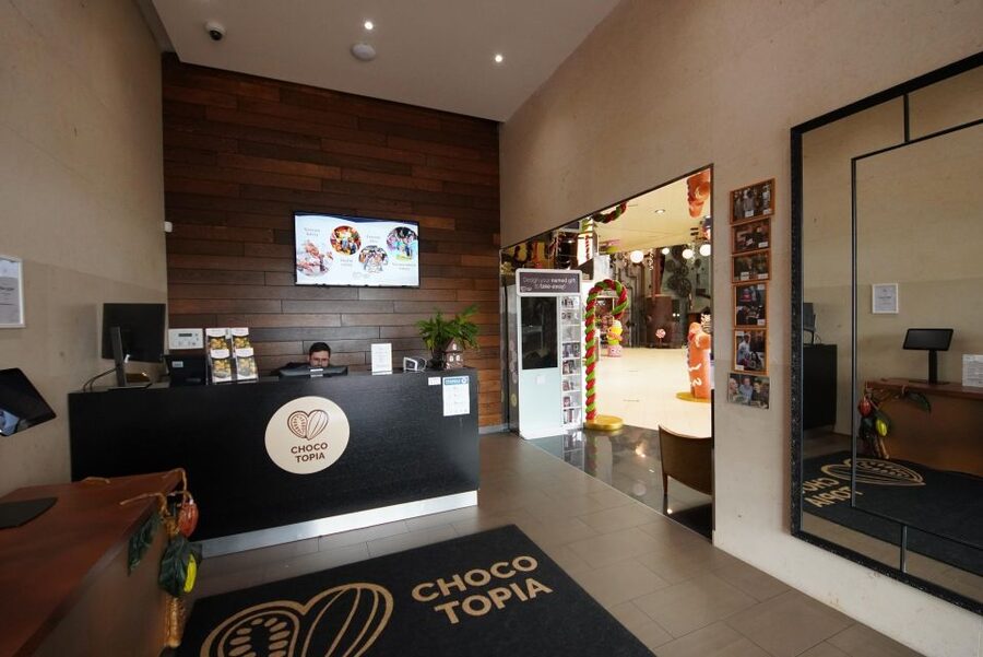 Prague: Chocotopia Chocolate Factory Tour Ticket + Workshop - The Mexican plantation brings cacao to life
