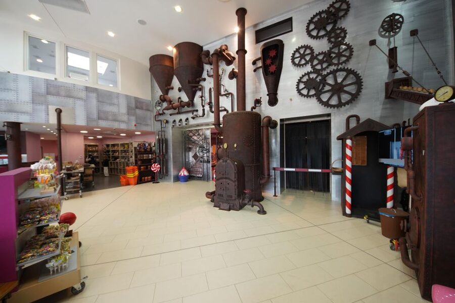 Prague: Chocotopia Chocolate Factory Tour Ticket + Workshop - Old machines explain how chocolate changed