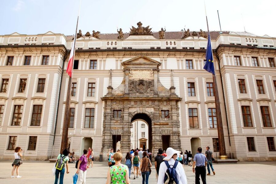 Prague City 3-Hour Tour with Changing of the Guard - A fast introduction to Prague’s historic center
