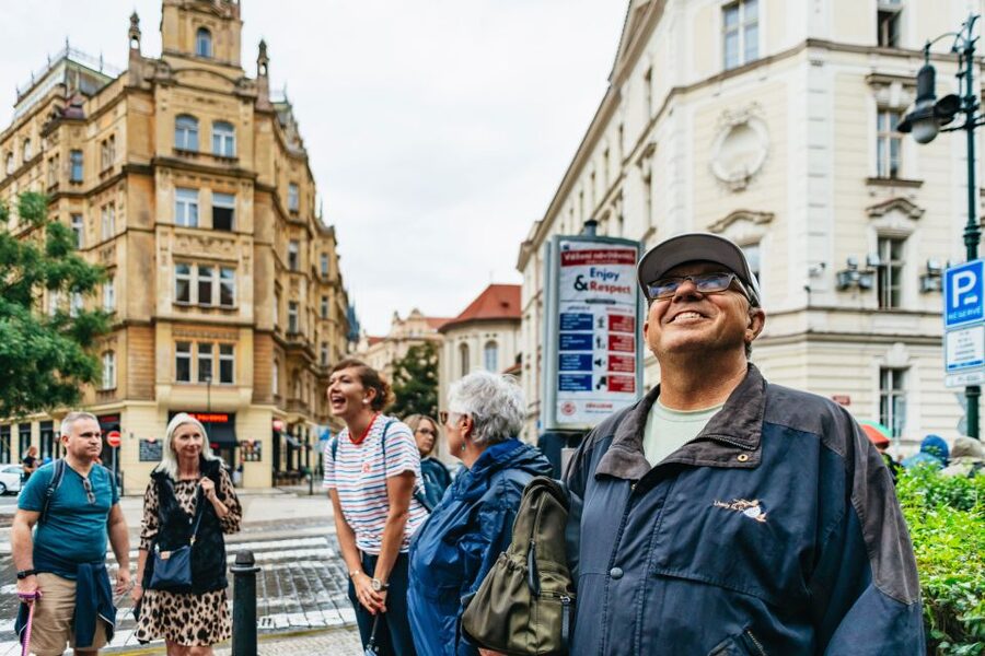 Prague: City Highlights By Bus, Boat, and on Foot - Prague Castle: 75 minutes among courtyards and viewpoints