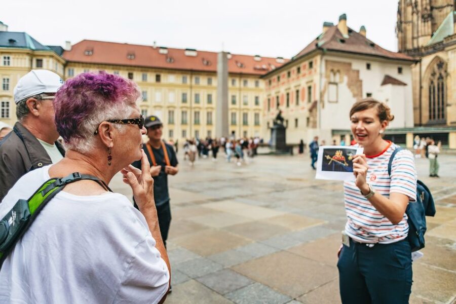 Prague: City Highlights By Bus, Boat, and on Foot - The guides make or break the experience