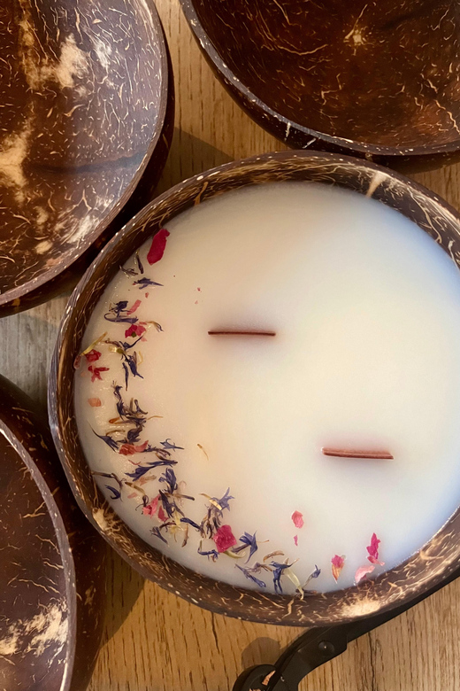 Prague: Coconut Candle Workshop - Choosing the coconut bowl and wooden wick