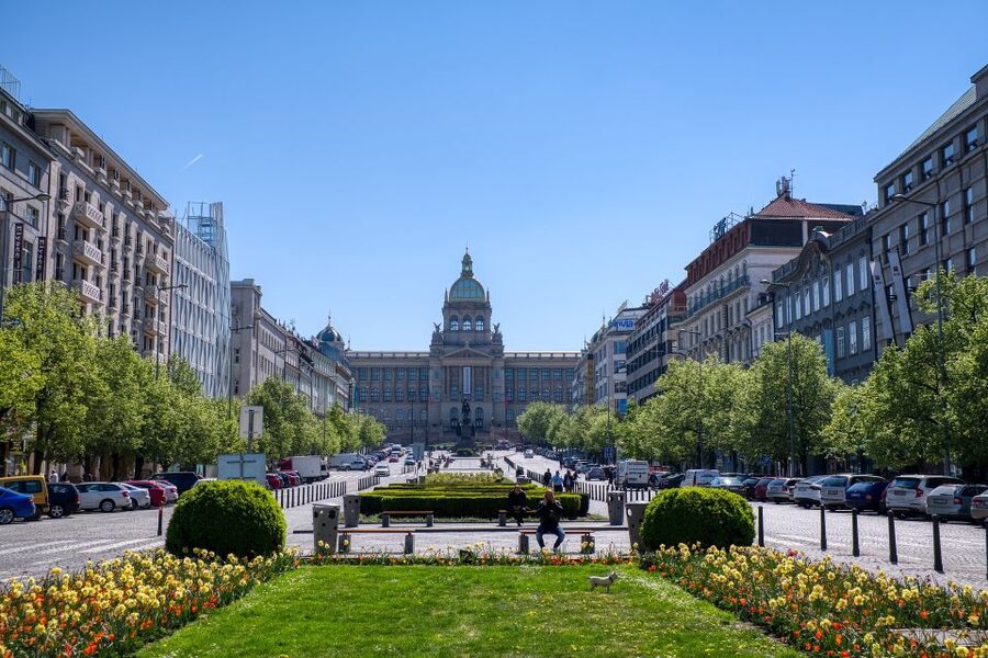 Prague Complete Tour in Spanish & Lunch, Tickets - Why this tour works for a first day in Prague