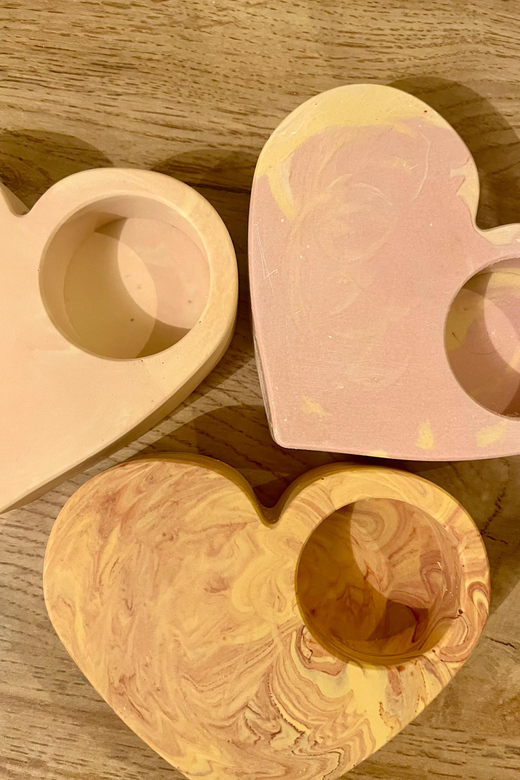Prague: Craft your unique tea-candle holder set - Making six scented soy tea candles