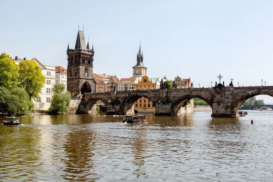 Prague Cruise: 1-Hour on the River Vltava - The first minutes: Prague opens from the water