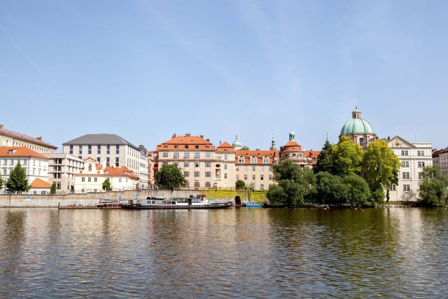 Prague Cruise: 1-Hour on the River Vltava - Audio commentary in four languages