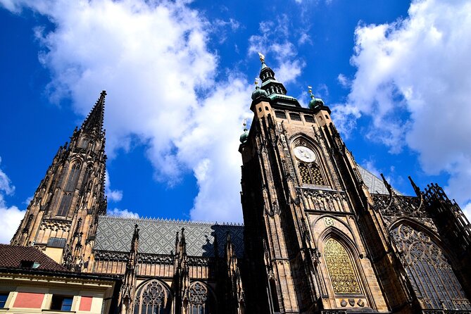 Prague DeLuxe Tour: Views, Hidden Gems, Tastings & River Cruise - Lesser Town and the Infant Jesus of Prague