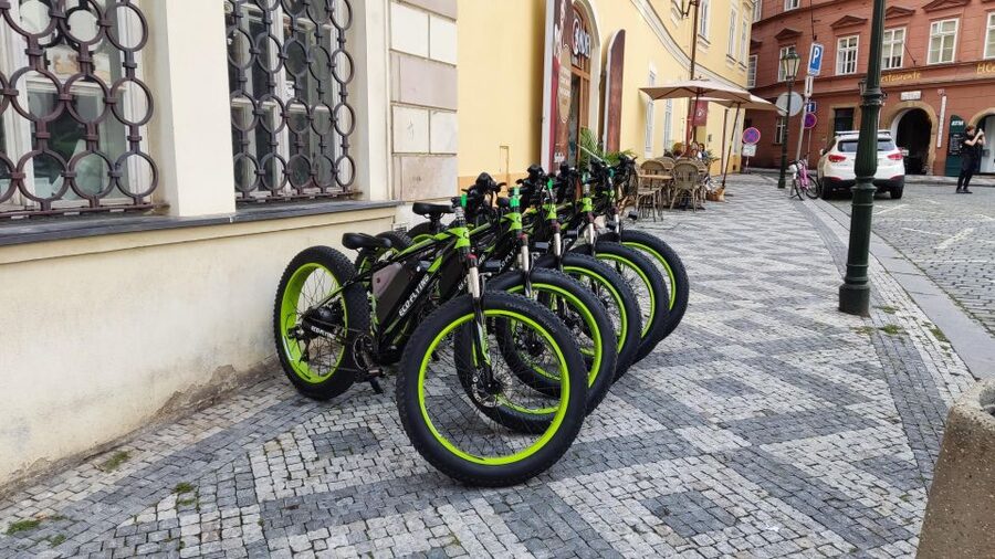 Prague: Electric Scooter & Cruiser Fat eBike Rental - Using the electric boost toward Petřín