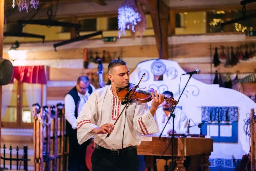 Prague: Evening Folklore Garden Party with Traditional Menu - What is included, and what is not?