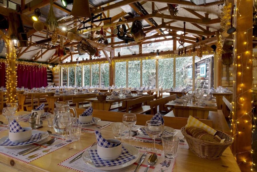 Prague: Evening Folklore Garden Party with Traditional Menu - Getting there from Revoluční 767/25