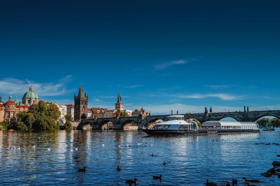 Prague: Evening Vltava River Eco Cruise with Prosecco - Key points before you book