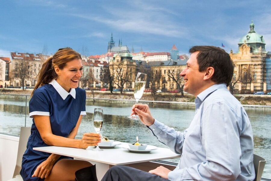 Prague: Evening Vltava River Eco Cruise with Prosecco - Why a short electric cruise works in Prague