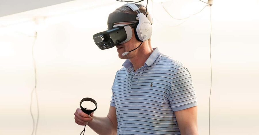 Prague: Explore the Virtual World of Assassin's Creed - Getting started with the equipment and instructions