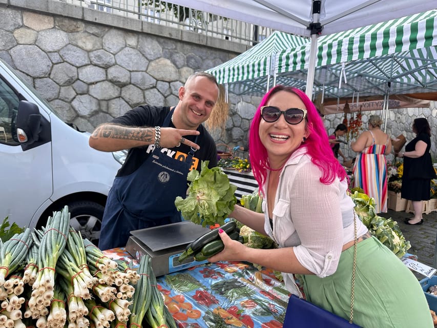 Prague: Farmers Market and Brunch Class with Celebrity Chef - Walking from the river to Mariko’s home