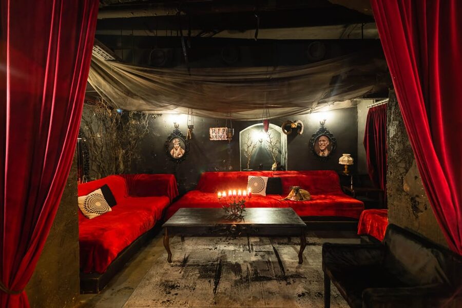 Prague Fear House: Best Haunting Experience in Prague - The atmosphere: old walls, enclosed space, quick shocks