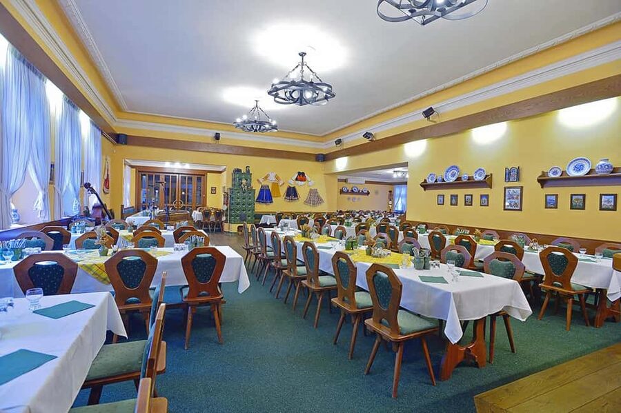 Prague: Folk Dancing Dinner Experience - A four-course meal with Czech choices