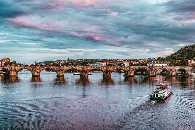 Prague food and cultural tour - 6 hours fairytale experience - Prague Castle: the grand opening hour