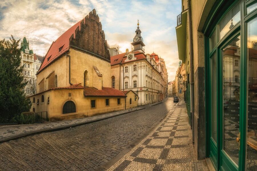 Prague For The First Time: 2-hour Private Walking Tour - What the Private Format Adds