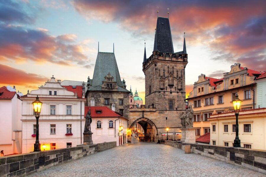 Prague: Full-Day Old Town, River Cruise & Prague Castle Tour - Who will get the most from this tour