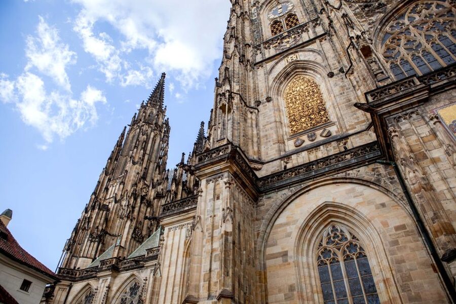 Prague: Full-Day Sightseeing Tour with Cruise and Lunch - Charles Bridge and Prague’s Old Town