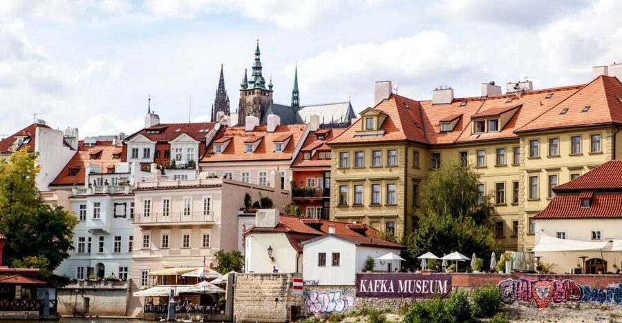 Prague: Full-Day Sightseeing Tour with Cruise and Lunch - How much value do you get for $68?