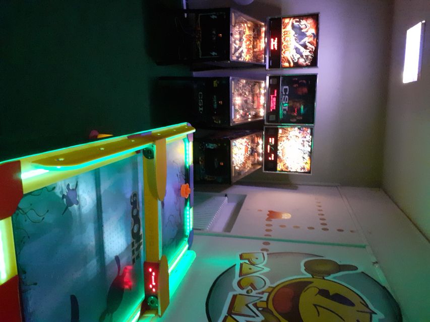 Prague: Glow Golf Mini Golf Game by UV Light - The Best Bits at a Glance