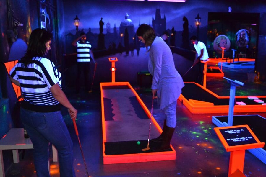 Prague: Glow Golf Mini Golf Game by UV Light - Practical Tips for a Better Round