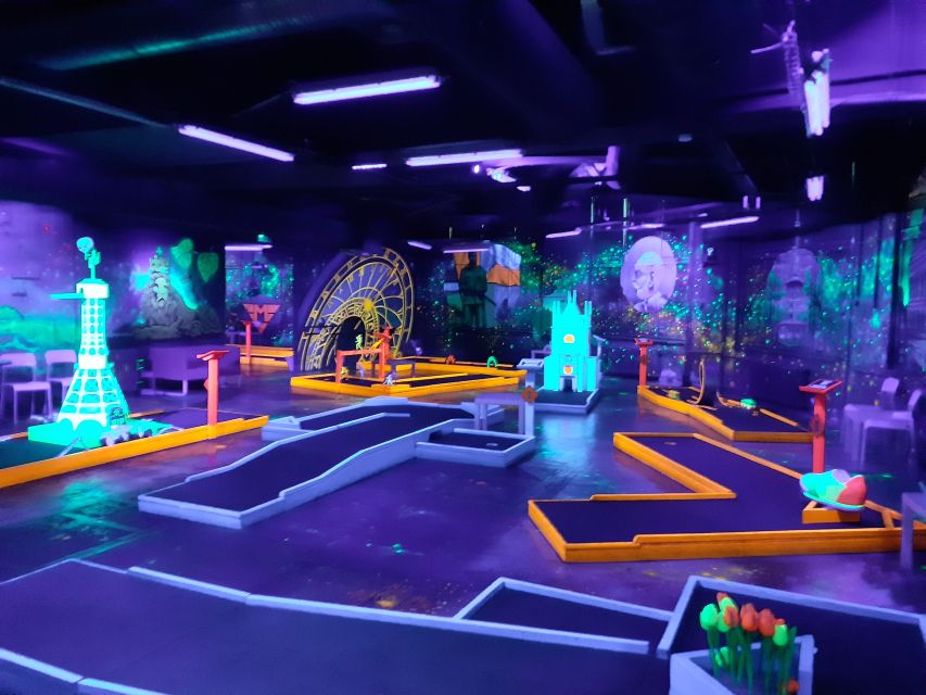 Prague: Glow Golf Mini Golf Game by UV Light - Finding the Venue on Michalská Street