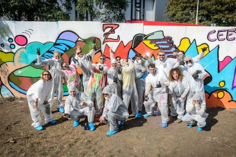 Prague Graffiti Workshop For Groups & Team-Building Groups - Sketching the idea before touching the wall