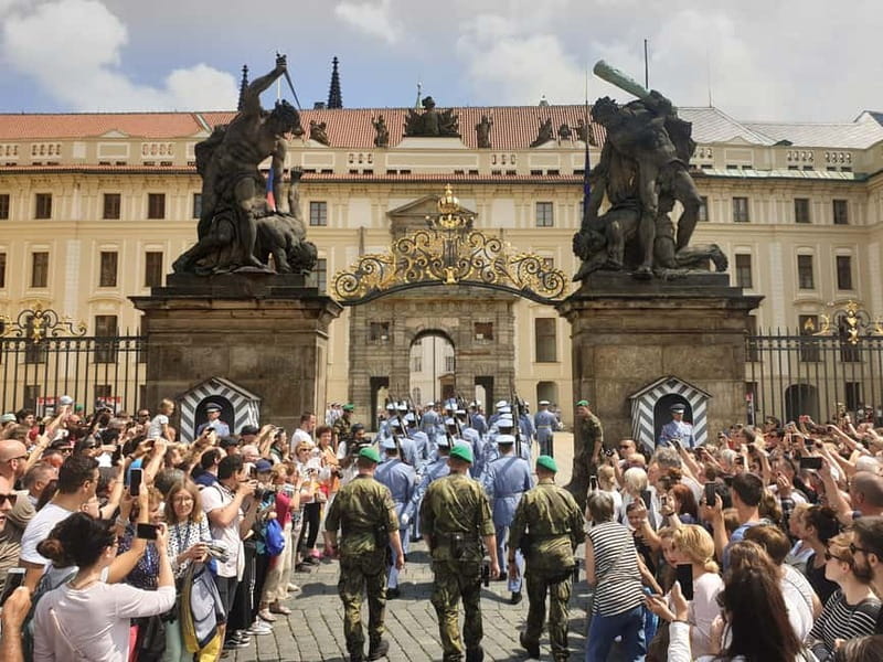 Prague Grand 2,5 hour + 2 hour exterior walking tour - Pohořelec and the climb toward Prague Castle