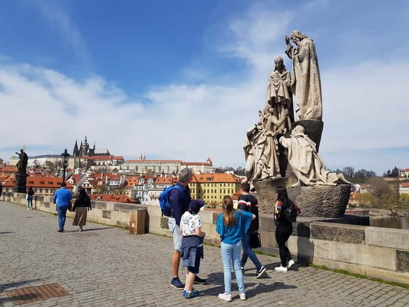 Prague Grand 2,5 hour + 2 hour exterior walking tour - The Changing of the Guard and what you do not see