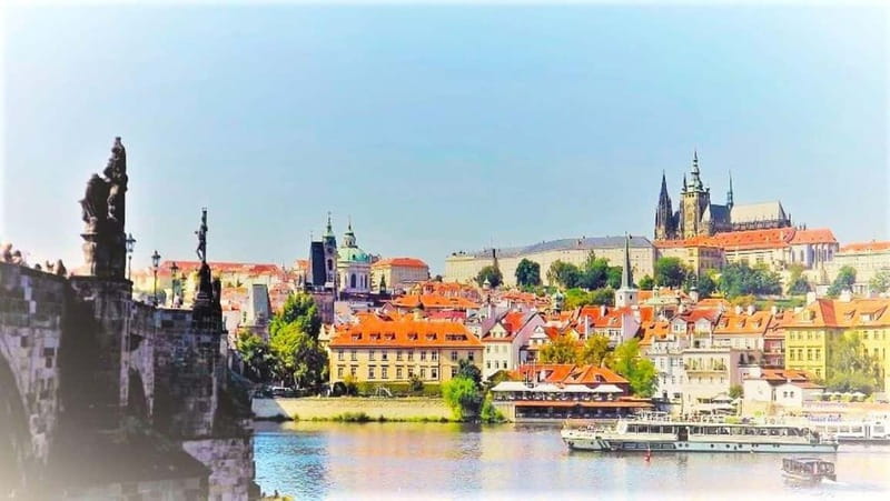 Prague Grand 2,5 hour + 2 hour exterior walking tour - Morning circuit: Old Town Square and Prague’s public stage