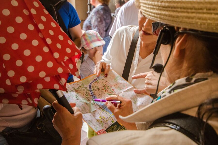 Prague: Guided Bus & Walking Tour with River Cruise & Lunch - Why this tour works as a first day in Prague