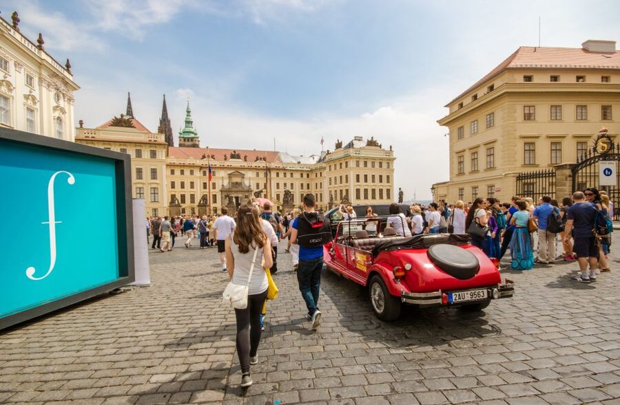 Prague: Guided Bus & Walking Tour with River Cruise & Lunch - Charles Bridge, Rudolfinum, and the walk toward Old Town