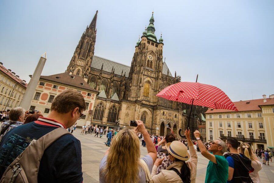 Prague: Guided Bus & Walking Tour with River Cruise & Lunch - Is $135 a fair price?