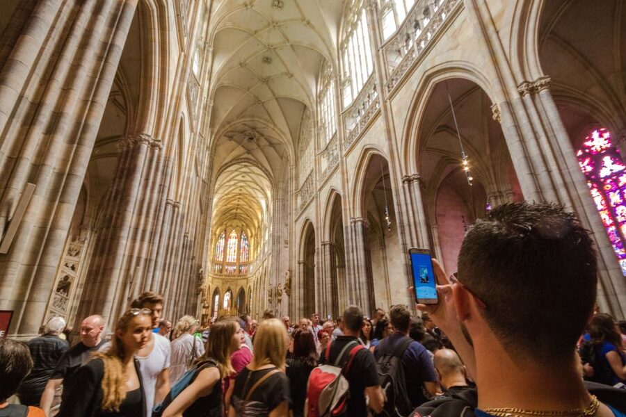 Prague: Guided Bus & Walking Tour with River Cruise & Lunch - Who should book this Prague day tour?