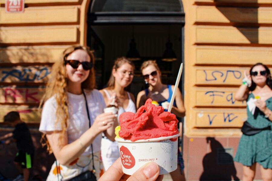 Prague: Guided Food Tour with Tastings - The guides make or break the afternoon