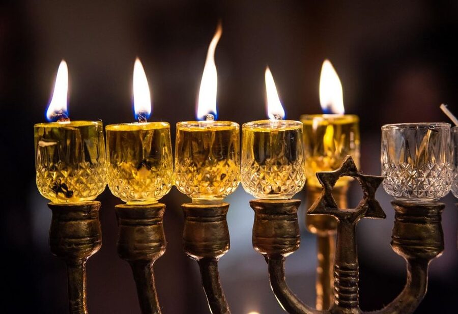 Prague: Guided Tour inside the Jewish Cemetery & Synagogues - What you get for $87