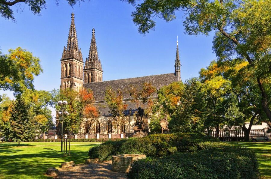 Prague: Guided tour to the historic fortress of Vyšehrad - Why Vyšehrad makes a good change from central Prague