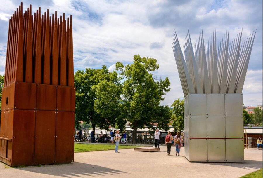 Prague: Half-Day City Highlights Walking Tour - Key points at a glance