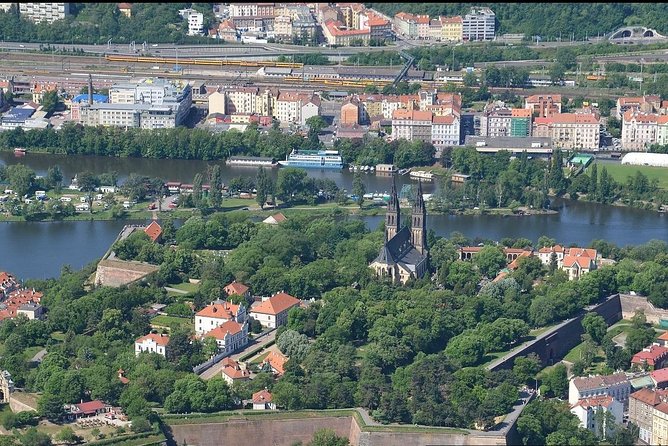 Prague Half Day Private Guided Tour by Car or Foot with Transfers - Why the private car option matters