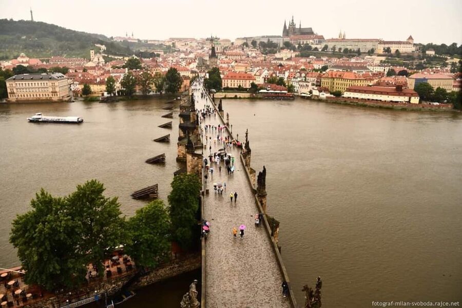 Prague: Hidden Gems Walking Tour with Local Guide - Key points at a glance